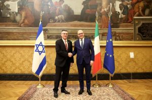Incontro tra Fontana e il ministro degli esteri israeliano Sa’ar durante la visita in Italia