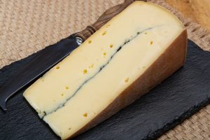 Il Morbier DOP torna in Italia: nuove misure dopo casi di SEU in Francia
