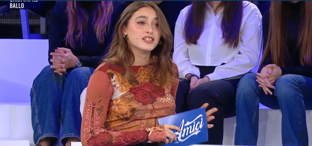 Battuta sull’ex fidanzato Sangiovanni che spiazza: Inadatta