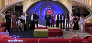 La puntata del Grande Fratello di stasera si preannuncia ricca di colpi di scena, tensioni e...