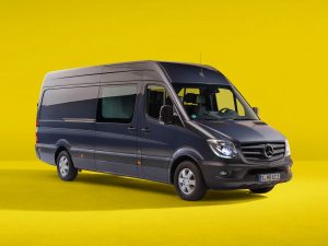 Il marchio Mercedes-Benz celebra il trentennale dello Sprinter, un van che ha rivoluzionato il...