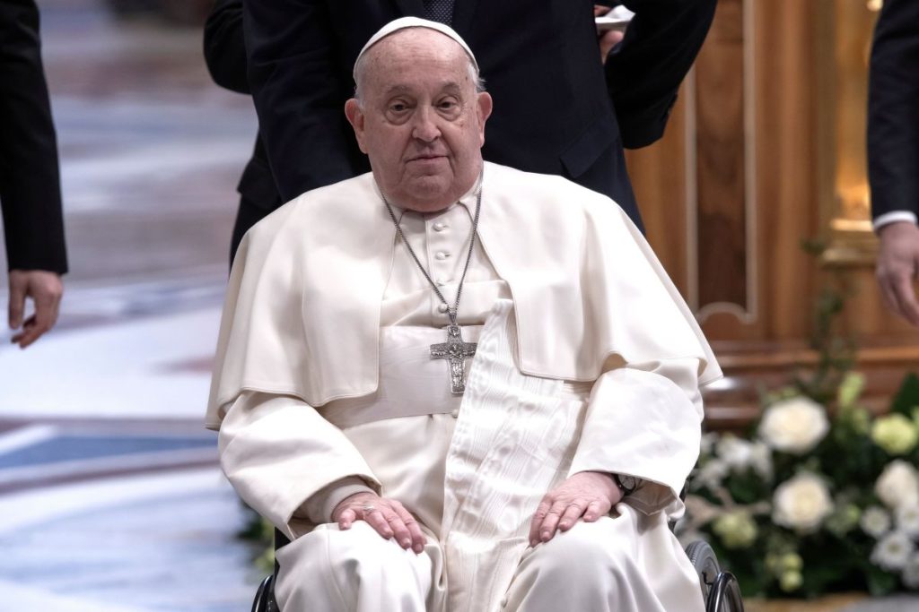 Papa Francesco evidenzia la scarsa propensione all’ascolto eccessivo di parole