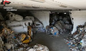 Nove misure cautelari emesse in diverse regioni per il traffico illecito di rifiuti