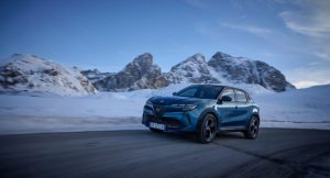 Scopri la Nuova Alfa Romeo Junior Ibrida Q4: Ordini Aperti!