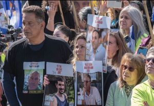 Hamas Rilascia Tre Nuovi Ostaggi Israeliani: Ultime Notizie