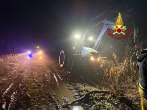 Pensionato cade dal trattore ad Abbiategrasso: condizioni critiche all’Humanitas