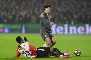 Milan in Difficoltà: Feyenoord Trionfa 1-0 Senza Troppi Problemi