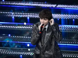 Sanremo, trionfo di Settembre tra le Nuove Proposte. I Duran Duran incendiano l’Ariston. Coma_Cose, Brunori, Irama, Olly e Gabbani nella top five.