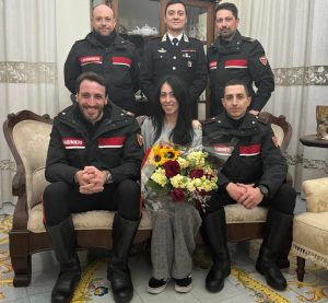 Intervento Efficace: Donna in Malore Salvata dai Carabinieri con Massaggio Cardiaco