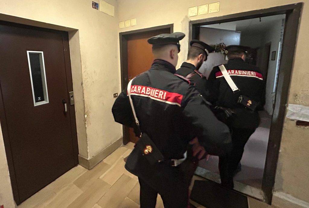 Maxi Operazione dei Carabinieri a Tor Bella Monaca: Arresti e Denunce nel Mirino