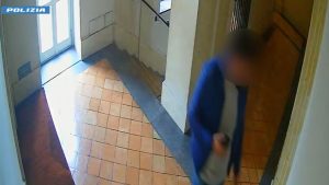 Finge di essere un Carabiniere e deruba un’80enne: arrestato dopo un colpo da 3 milioni di euro!