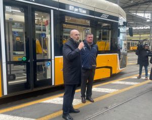 Milano: Nuovi Tram Atm Bidirezionali con Videosorveglianza per un Trasporto Pubblico più Sicuro