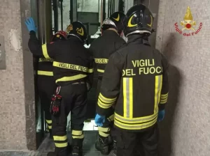 Incidente a Roma Termini: Uomo Cade nel Vano Ascensore da Due Piani