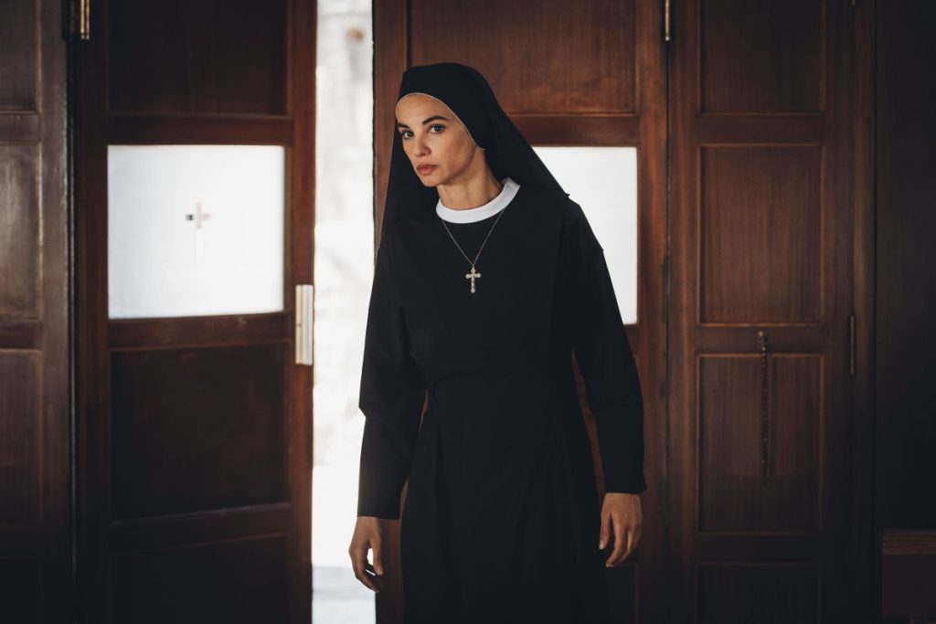 Raccontiamo la vita con Che Dio ci aiuti 8 accanto