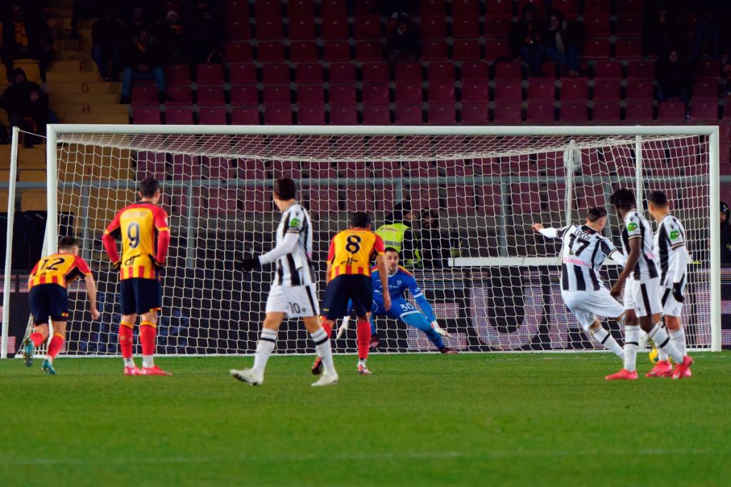 Udinese trionfa a Lecce: Lucca protagonista tra alti e bassi in una vittoria di misura
