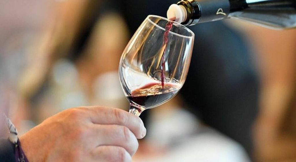 8665829_19062140_vino.jpg