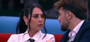 Grande Fratello: Alfonso D’Apice Sotto Accusa? ‘Mariavittoria Abbaia di Meno, Ti Faccio Saltare’ – Scoppia la Polemica!