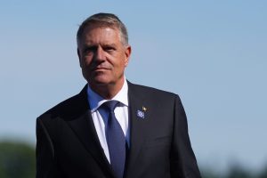 Presidente della Romania Iohannis si dimette: le implicazioni della sua decisione storica