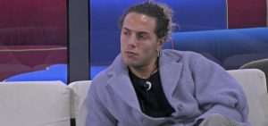 Helena Prestes è nel mirino dei concorrenti del Grande Fratello, con Giglio Luca Giglioli che ha una...