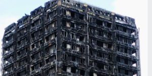 Demolizione della Grenfell Tower: il triste ricordo di Marco Gottardi e Gloria Trevisan.