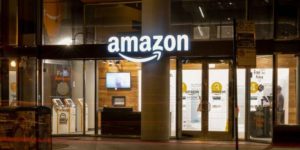 Amazon apre il suo primo negozio fisico in Italia: scopri la sede e la merce in vendita