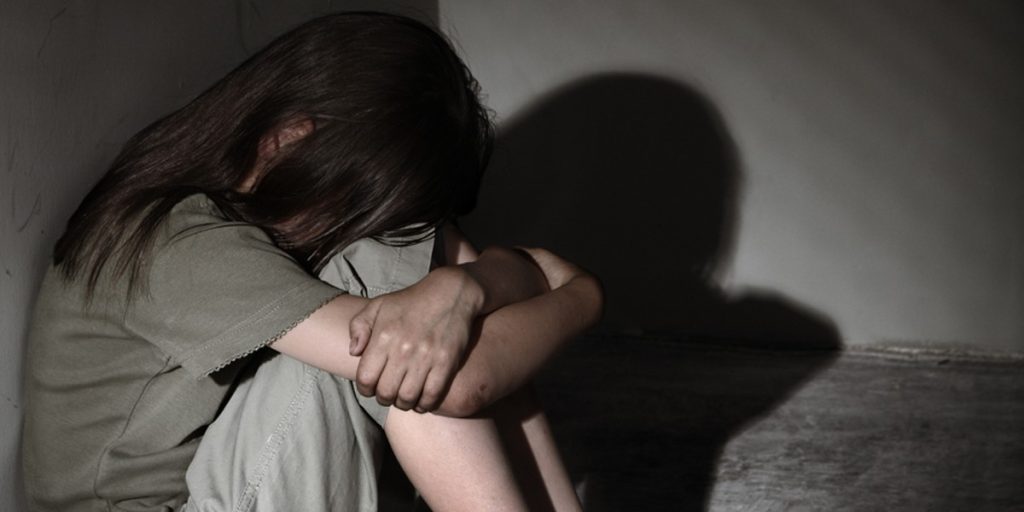 Il paradosso pro-life: vietare l’aborto anche alle bambine vittime di stupro e incesto