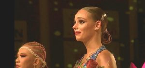 Alessia Pecchia di Amici 24 trionfa nel Campionato Italiano di Danze Latino Americane: Ecco il Momento della Vittoria con la Maestra Celentano