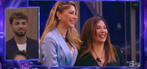Chiara riabbraccia la mamma: eliminata alla puntata del Grande Fratello del 3 febbraio 2025