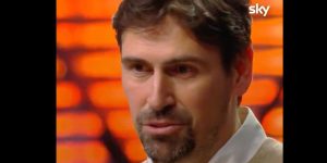 Infortunio Shock a Masterchef 14: Franco Rivela di Essersi Tranciato un Dito e Finito in Ospedale!