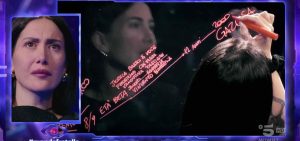 Il Silenzio della Solitudine: Quando la Luce Svela Inaspettate Verità