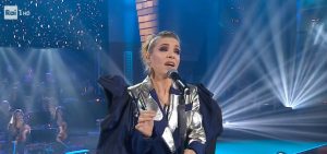 Pagelle Ora o Mai Più 2025: Pierdavide Carone Brilla, Loredana Errore Risponde alle Polemiche