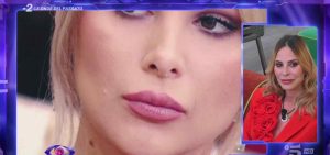 Grande Fratello: Stefania Orlando critica Chiara Cainelli: “Manca di contenuti”