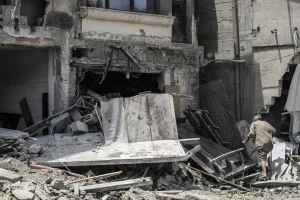 Violento attacco israeliano nel nord di Gaza: nove vittime a Beit Lahia