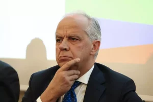 Piantedosi: Necessario Potenziare i Rimpatri dei Migranti a Livello UE