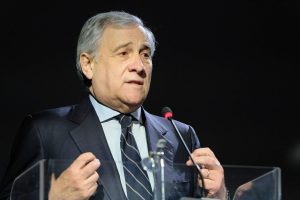 Dazi: Tajani prevede una strategia USA per il confronto commerciale