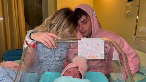 La tiktoker Gaia Bianchi diventa mamma della sua prima figlia con il rapper Tony Boy
