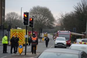 Incendio a Heathrow: 1.300 voli cancellati, aeroporto chiuso per emergenza