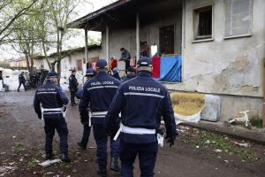 Milano: Sgomberato un Capannone Occupato Abusivamente dalla Polizia Locale