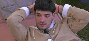 Grande Fratello: Lorenzo causa polemica con le sue parole su Helena Prestes