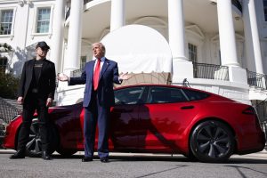 Trump-Musk-Tesla-1.jpg
