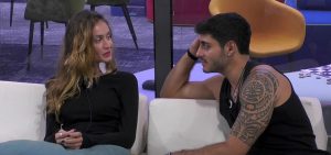 helena_prestes_javier_martinez_domanda_censura_grande_fratello_screen_2025.jpg