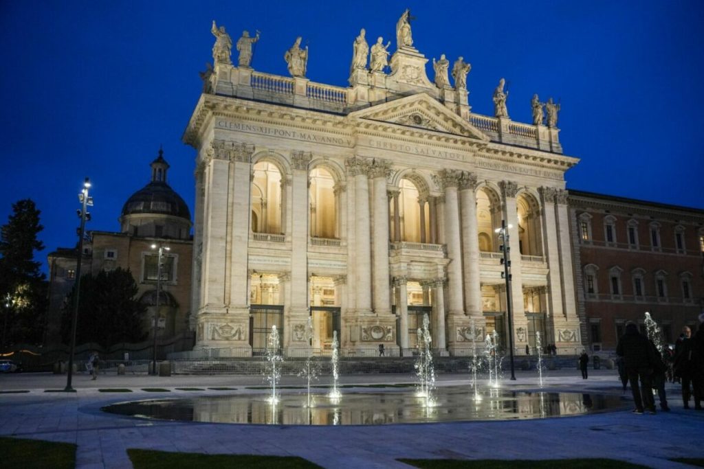 piazza-san-giovanni-Roma-e1743108683509.jpeg