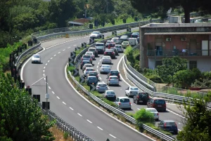 1744653629_Coda-autostrada.jpg