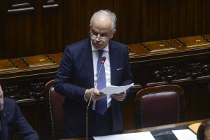 Il ministro dell'Interno Matteo Piantedosi ha sottolineato l'importanza della lotta contro i...