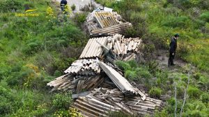 Scoperta e Bloccata a Crotone una Discarica Abusiva di 6 Tonnellate di Amianto