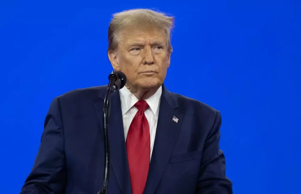 Donald Trump Annuncia una Pausa di 90 Giorni sui Dazi Commerciali WASHINGTON (ITALPRESS) – In una...