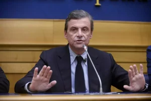 Documento inesistente: Calenda critica il Dfp e denuncia la mancanza di un’idea di Paese