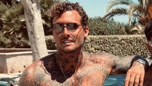 Iovino, sotto giuramento, ammette: ‘Una relazione con Ilary’ in Tribunale