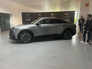 La Nuova DS n°8 Debutta a Melfi: Mariani Annuncia Vendita nel 2025