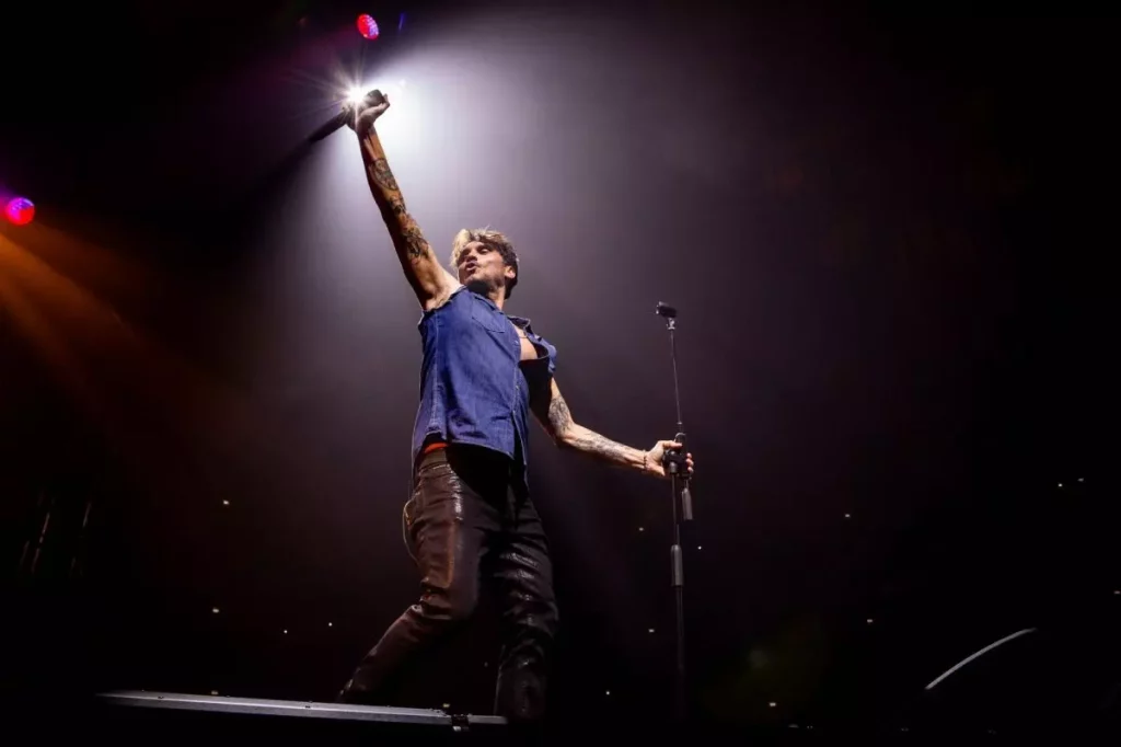 Fabrizio-Moro-3.jpeg